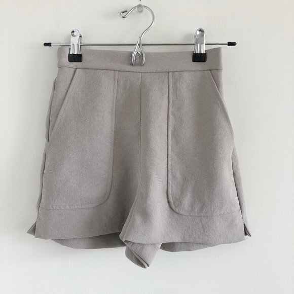 Aritzia Pants - Aritzia Wilfred High Rise / Waisted Pull On Soft Shorts XXS Greige